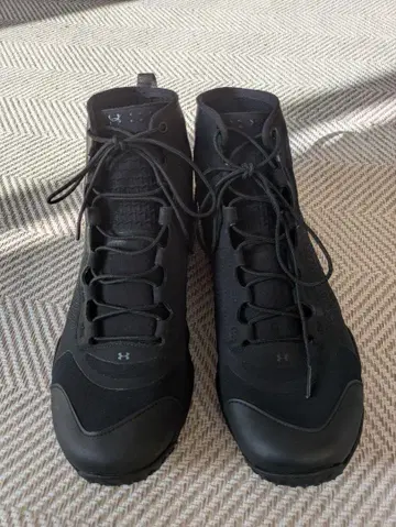 UA SPEEDFIT HIKE MID 29cm 언더아머