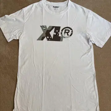 XLARGE 화이트 T셔츠 M 사이즈