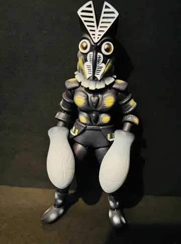 [ 중고 ] EVOLUTIONTOY 발탄 성인 레드맨 몬스터 액션