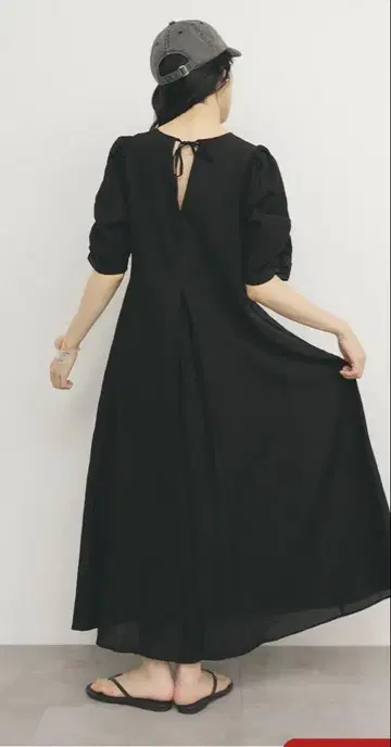KBF 개더 슬리브 플레어 원피스