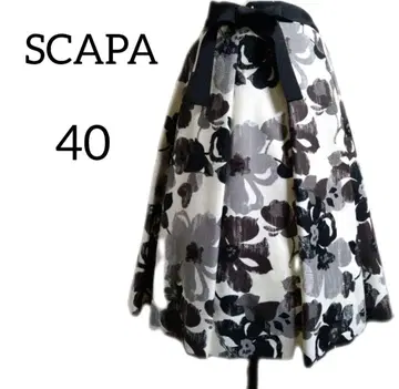 SCAPA 플라워 모티브 스커트