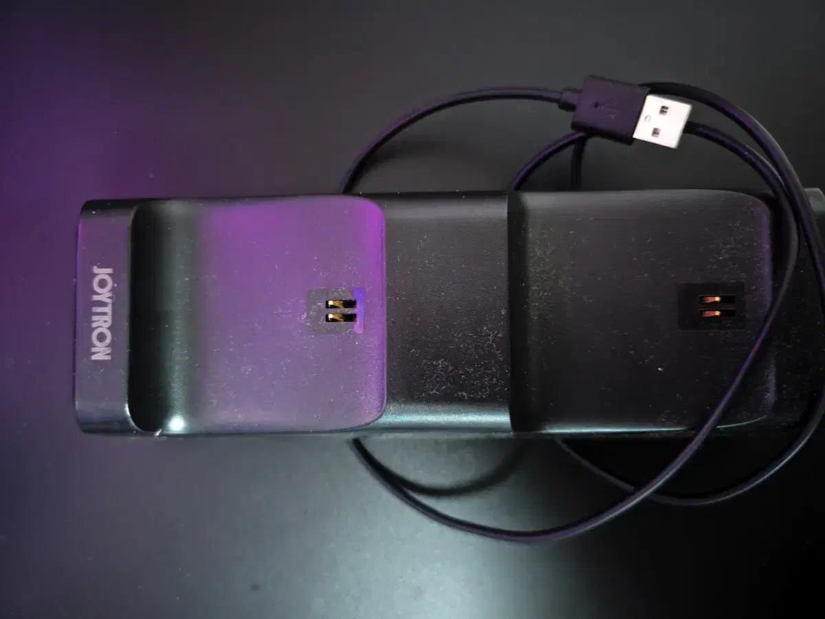 조이트론 충전 거치대