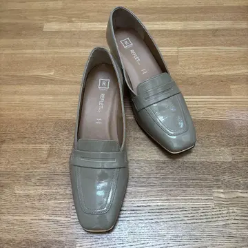 REFLET 베이지 로퍼 일본제