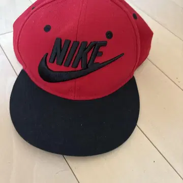 NIKE 빨검 자수 로고 야구 모자