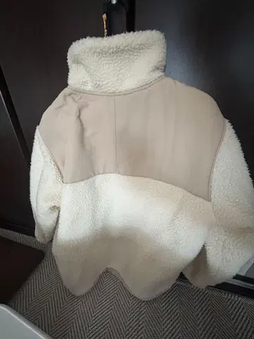 니코앤드 아이보리 베이지 플리스 자켓