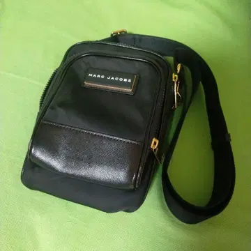 MARC JACOBS 블랙 숄더백