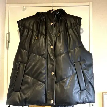 ZARA 블랙 후드 부착 다운 베스트 L