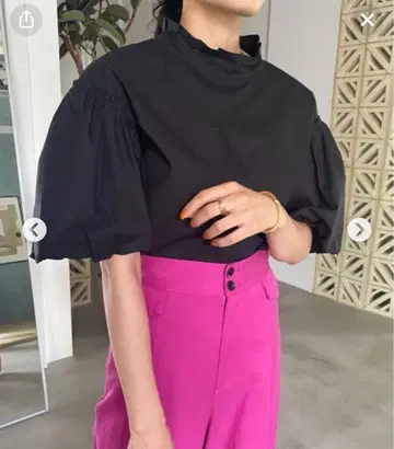 AMERI TUCK NECK VOLUME SLEEVE TOP