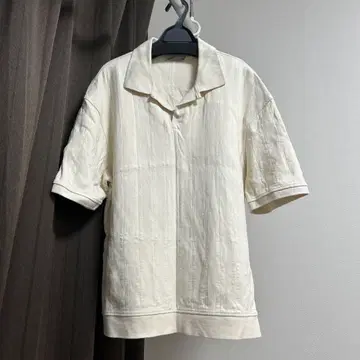 ZARA 아이보리 반팔 피케 셔츠 M 사이즈