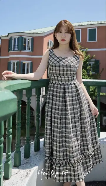 미사용 새상품 herlipto Summer Tweed Midi Dress