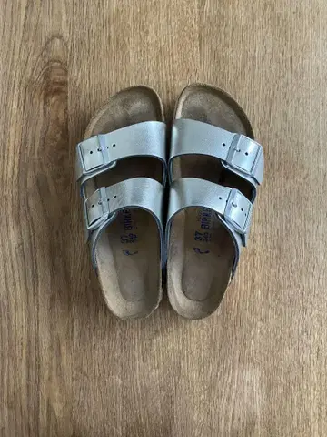 버켄스탁 애리조나 메탈릭 소프트 풋베드 37 실버