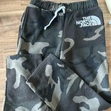 THE NORTH FACE 카모플라쥬 조거 팬츠