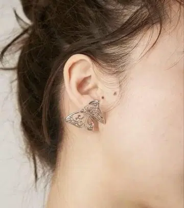 릴리 브라운 ANNA SUI 콜라보 버터플라이 귀걸이
