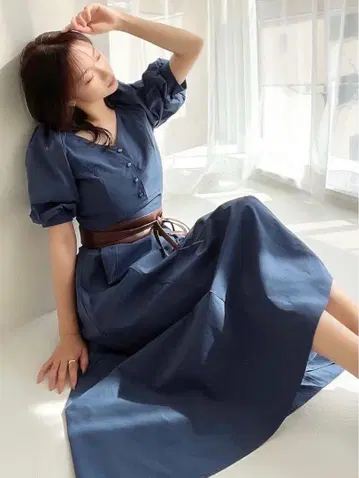 [RESEXXY] 개더 슬리브 플레어 원피스 블루 원피스 반팔