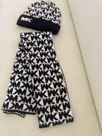 MICHAEL KORS 머플러 엔드 & 니트 캡