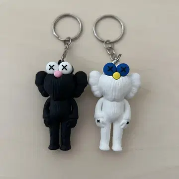 KAWS 카우스 러버 피규어 키링 x 2