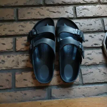 버켄스탁 블랙 더블버클 샌들