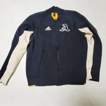 adidas 블랙 집업 점퍼