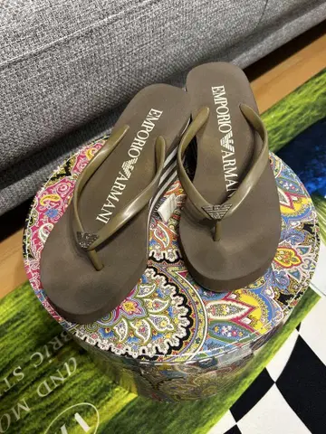 EMPORIO ARMANI 비치 샌들 브라운
