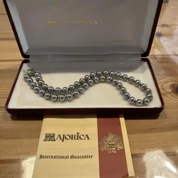 MAJORICA 그레이 진주 목걸이