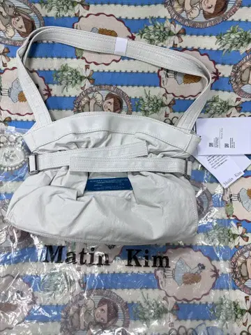 Matin Kim 화이트 숄더백