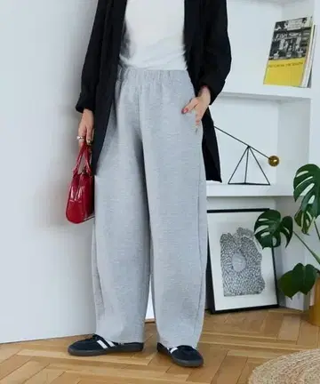 프릭스스토어 새상품 종이상자 맨투맨 커브 팬츠