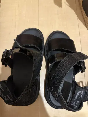 마틴 샌들 UK3