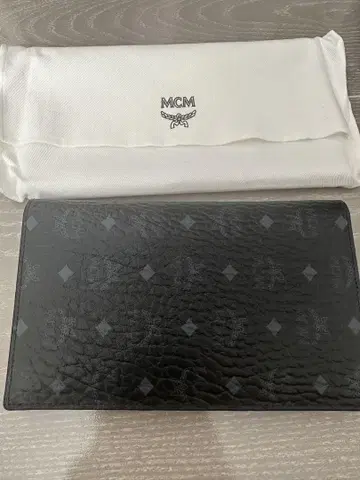 MCM 블랙 가죽 장지갑