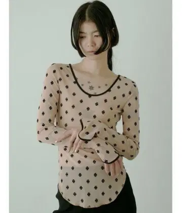 [ SORIN ] SWAN LAKE U-NECK TOP