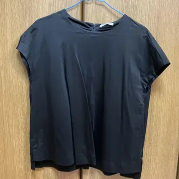 띠어리 럭스 블랙 반팔 상의 코튼 인터락