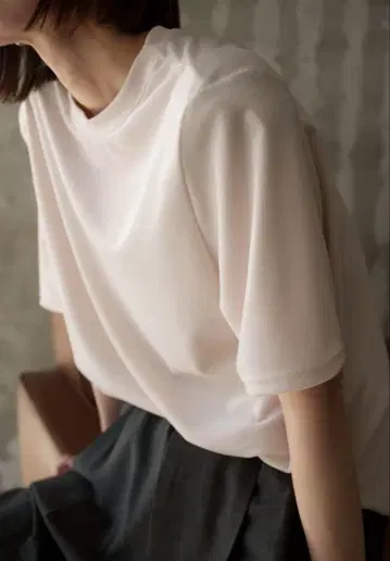 roughlow VELOUR SHOULDER TEE (IVORY)
