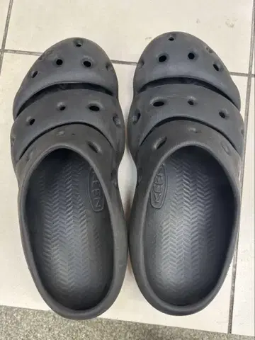 KEEN 요기 블랙