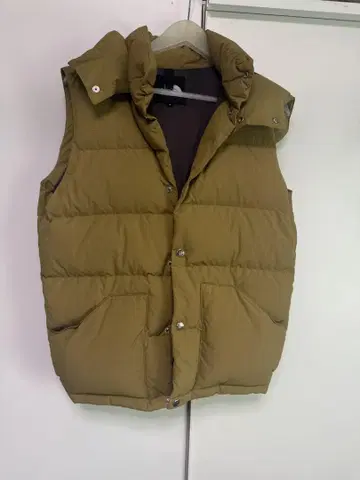 THE NORTH FACE 후드 부착 다운 베스트 카키