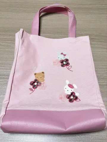 봄의 패밀리아 쇼 토트백