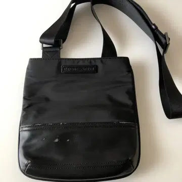 EMPORIO ARMANI 블랙 숄더백