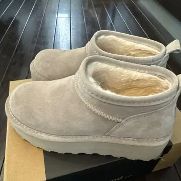 BEARPAW 그레이 어그 부츠 통굽