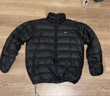 patagonia 블랙 다운 자켓 눕시 계열