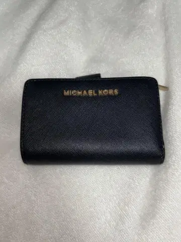 MICHAEL KORS 블랙 이단 접이식 지갑