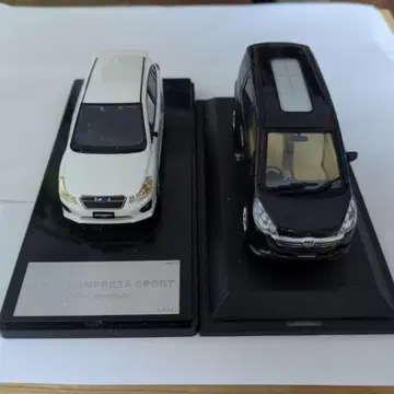 HONDA 스텝 왜건과 SUBARU의 임프레자입니다.