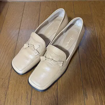 카네마츠 베이지 가죽 리본 로퍼