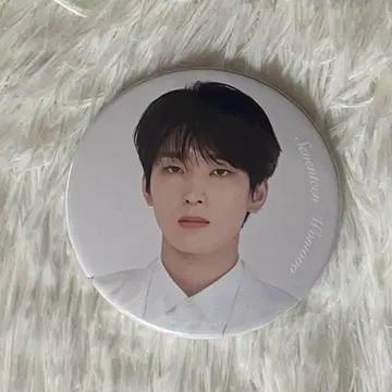 SEVENTEEN 원우 캔뱃지 떨어지는 꽃잎