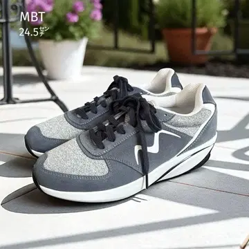 거의 새상품 MBT 스니커즈 (24.5cm) 그레이 연한 네이비