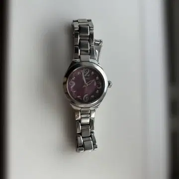 SEIKO 핑크 다이얼 쿼츠 시계
