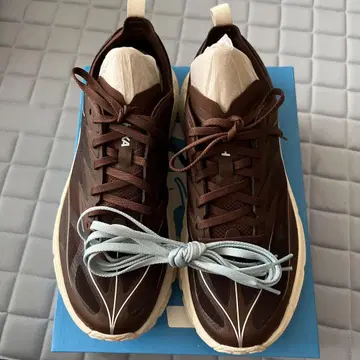 호카 오네오네 U 마파트 스피드 4 라이트 26cm