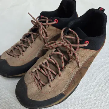 LA SPORTIVA 등산화 브라운/블랙