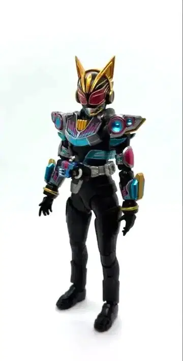 SHFiguarts 가면 라이더 나고 비트 폼