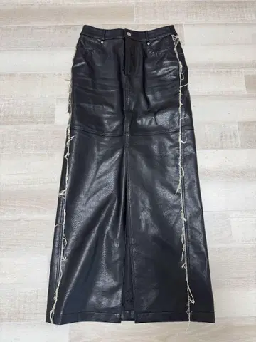 maisonspecial 비건 레더 타이트 스커트