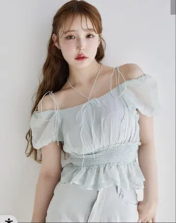 문 라이트 마린 컬렉션 자수 시어 블라우스