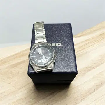 CASIO 쿼츠 손목시계 실버 박스 포함