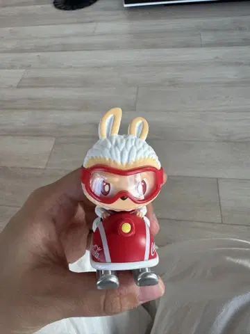 THE MONSTERS 코카 콜라 LABUBU 피규어